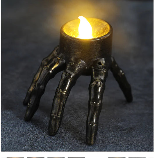 Halloween Break The Arm Skull LED-ljusstake – kuslig stämning i varje hörn!